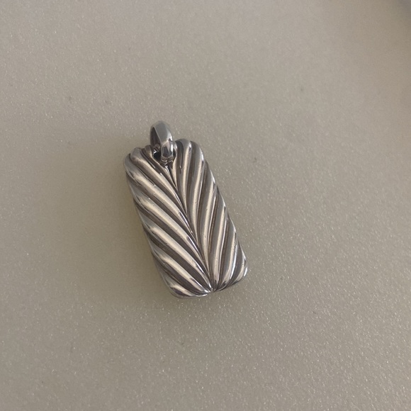 David Yurman Sterling Silver Dog Tag Pendant - Picture 2 of 5
